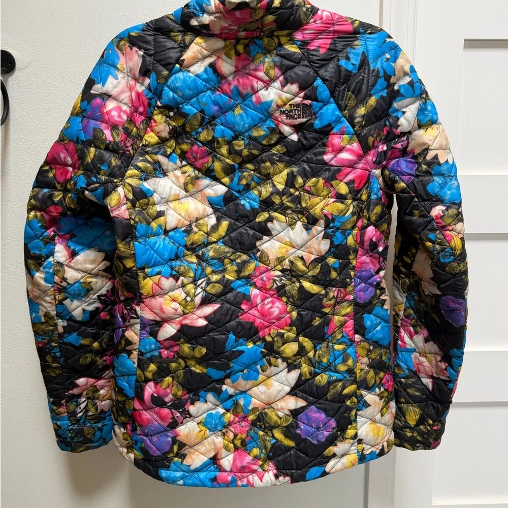 North Face Quilted Jacket - Picture 3 of 6